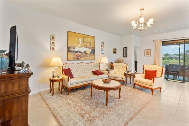 Chandelier, Interior, Living room