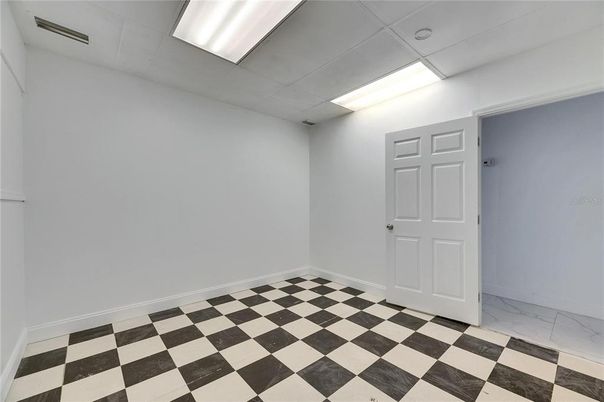 Empty room, Interior, Marble, Recessed Lighting
