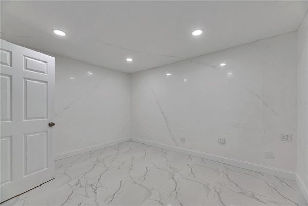Empty room, Interior, Marble, Marble Walls, Recessed Lighting