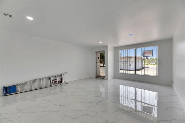 Empty room, Interior, Marble, Recessed Lighting