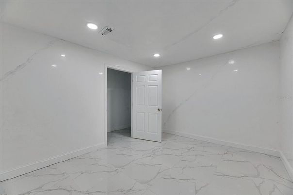 Empty room, Interior, Marble, Recessed Lighting