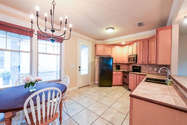 Chandelier, Dining room, Interior, Kitchen, Recessed Lighting