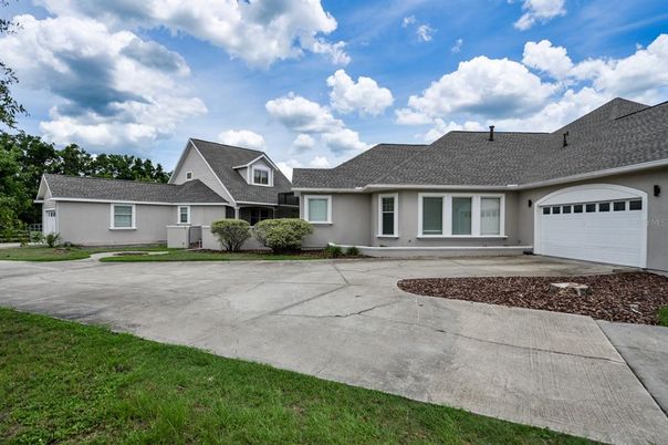 Attached, Exterior, Facade, Ranch