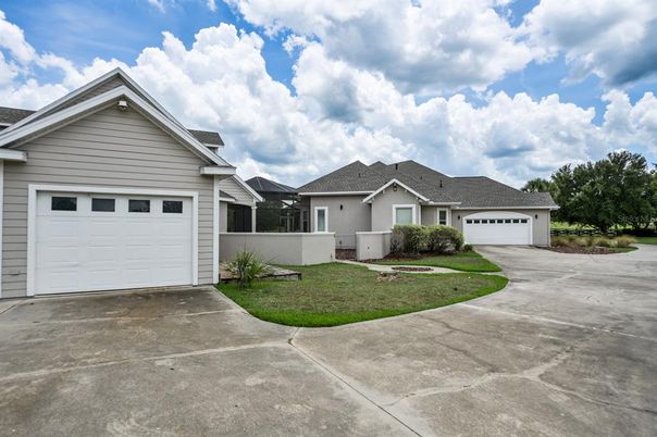Attached, Exterior, Facade, Ranch