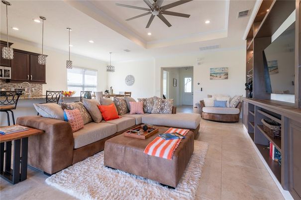 Dining room, Interior, Living room, Pendant Lights, Recessed Lighting