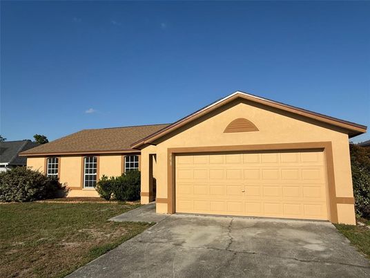 Attached, Exterior, Facade, Brick Traditional