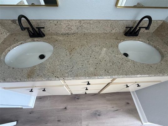 Bathroom, Dual Sink Vanities, Interior