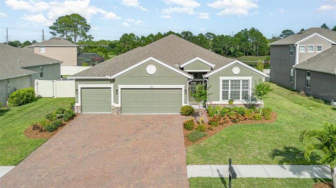 Attached, Exterior, Facade, Ranch