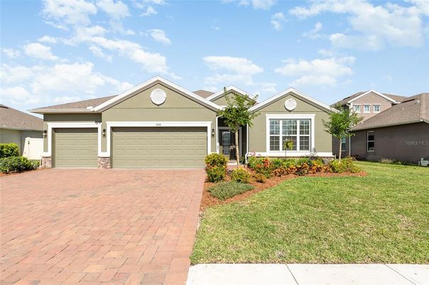 Attached, Exterior, Facade, Ranch