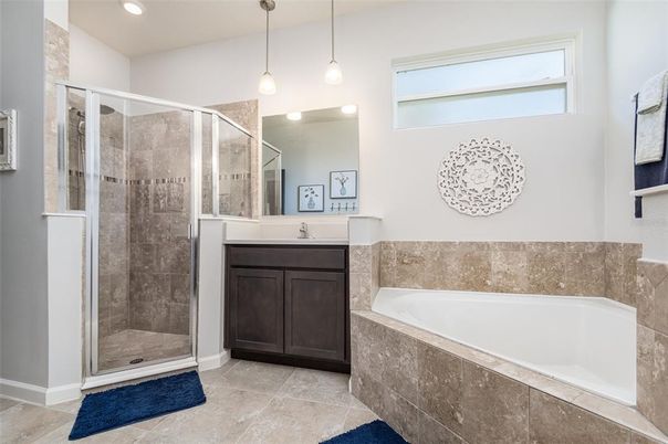 Bathroom, Glass Shower, Interior, Pendant Lights, Recessed Lighting