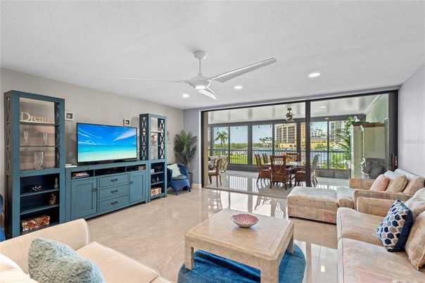 Dining room, Interior, Living room, Recessed Lighting