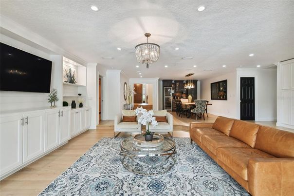 Chandelier, Dining room, Interior, Living room, Recessed Lighting, Wood Texture Flooring