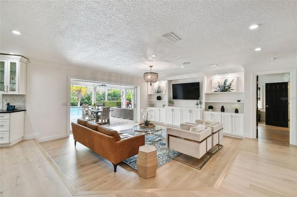 Chandelier, Dining room, Interior, Living room, Recessed Lighting, Wood Texture Flooring