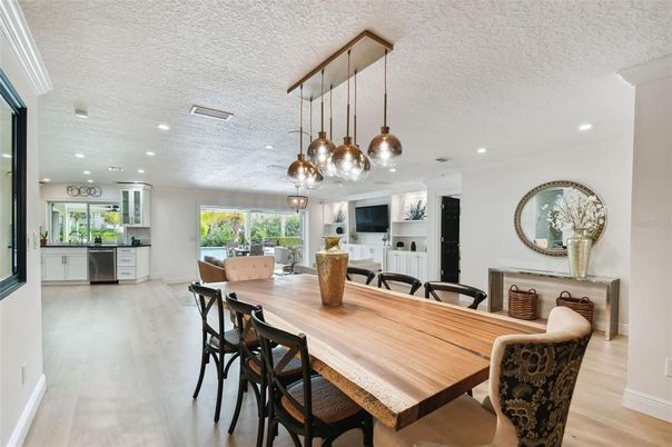 Dining room, Interior, Kitchen, Pendant Lights, Recessed Lighting, Wood Texture Flooring