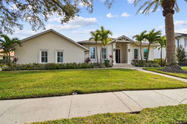Backyard, Exterior, Facade, Ranch