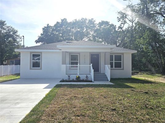 Backyard, Exterior, Facade, Ranch
