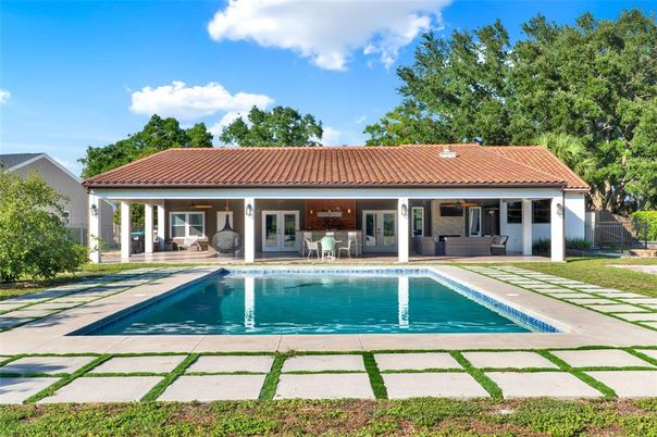 Exterior, Pool