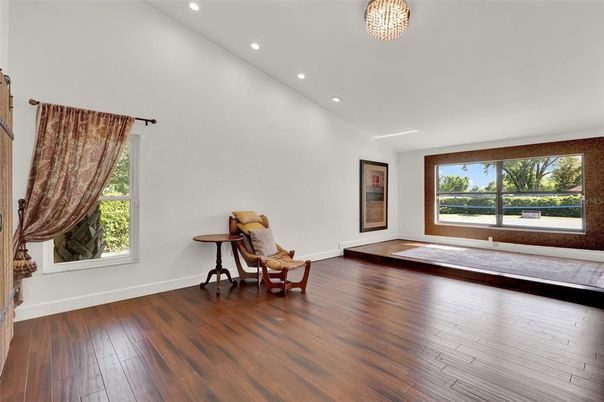 Empty room, Interior, Recessed Lighting, Wood Texture Flooring