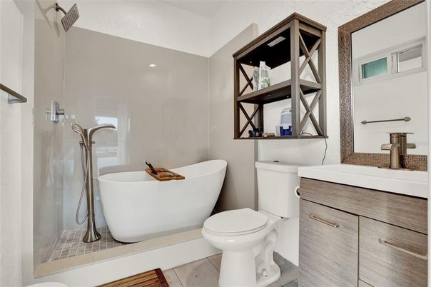 Bathroom, Free Standing Baths, Interior