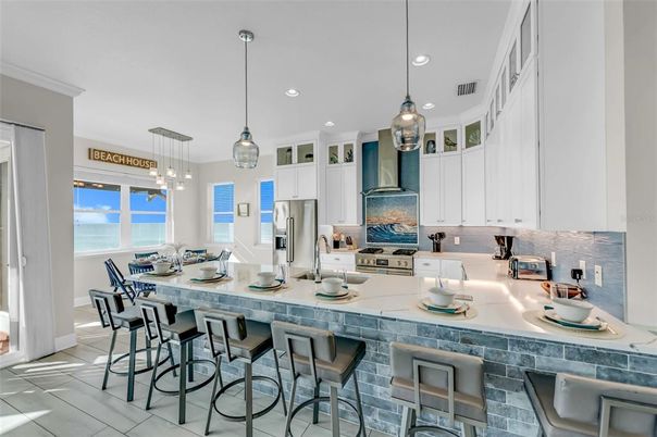 Dining room, Interior, Kitchen, Pendant Lights, Recessed Lighting, Stainless Steel Appliances