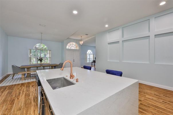Chandelier, Dining room, Interior, Kitchen, Pendant Lights, Recessed Lighting, Wood Texture Flooring