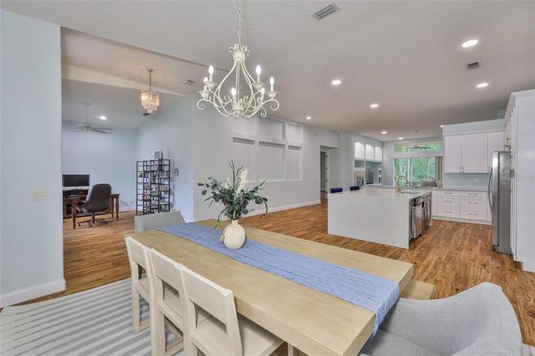Chandelier, Dining room, Interior, Kitchen, Recessed Lighting, Wood Texture Flooring