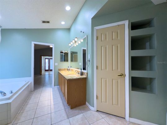 Bathroom, Interior, Recessed Lighting