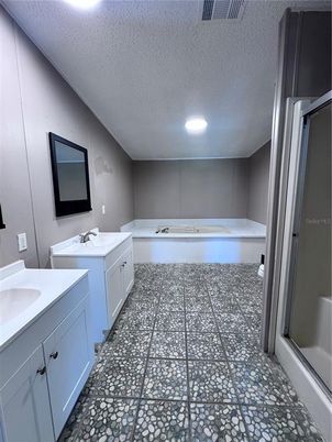 Bathroom, Dual Sink Vanities, Interior, Recessed Lighting