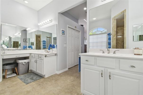 Bathroom, Dual Sink Vanities, Interior, Recessed Lighting