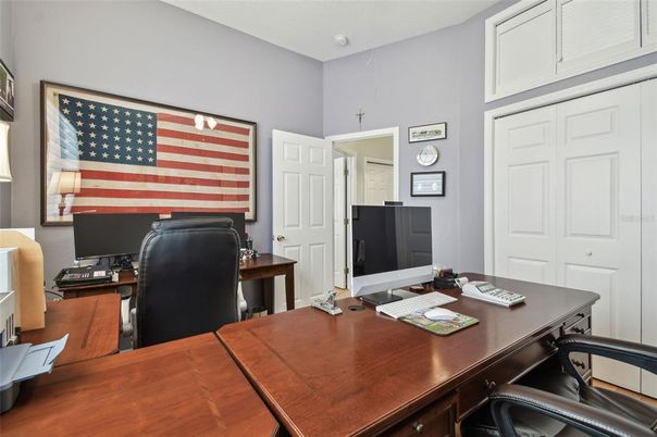 Home Office, Interior
