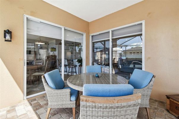Dining room, Exterior