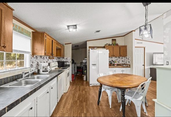 Dining room, Interior, Kitchen, Pendant Lights, Wood Texture Flooring
