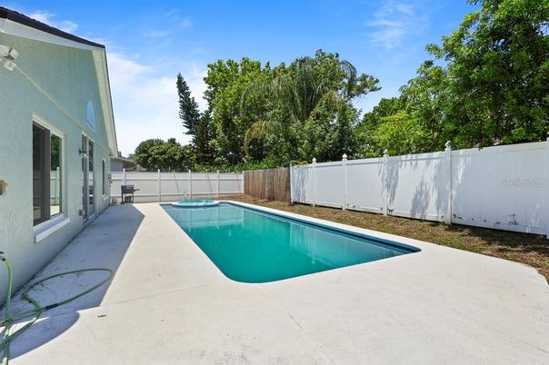 Exterior, Pool