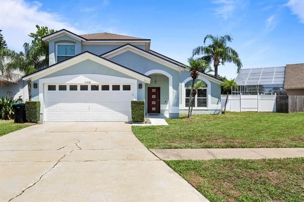 Attached, Exterior, Facade, American Craftsman