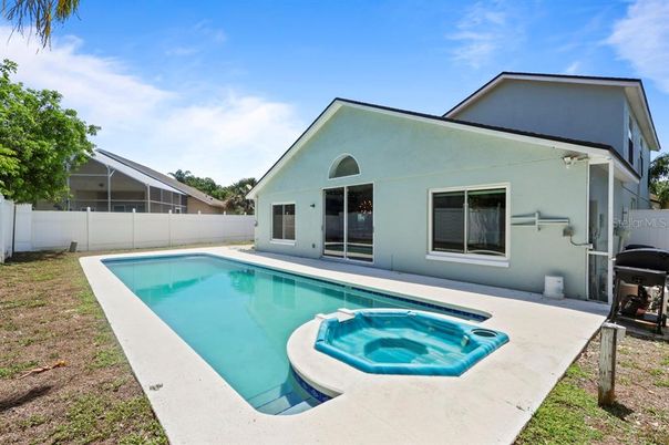 Exterior, Pool