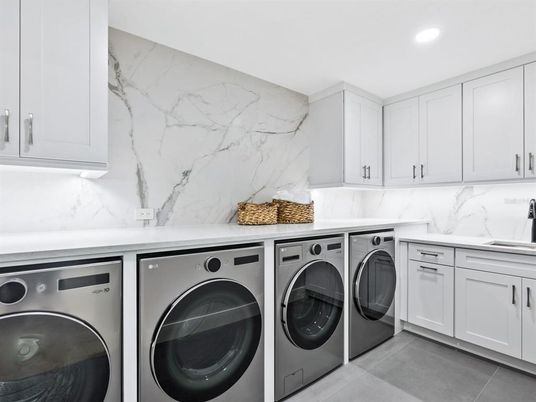 Interior, Marble Walls, Recessed Lighting, Washer