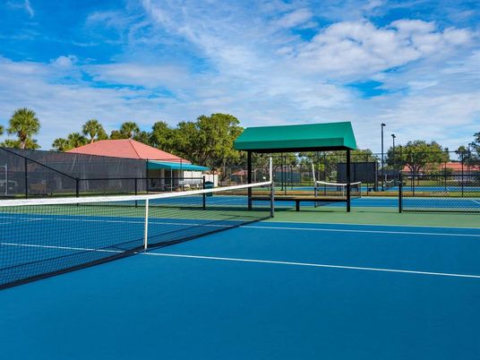 Exterior, Tennis Courts