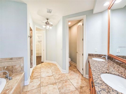 Bathroom, Dual Sink Vanities, Interior, Recessed Lighting