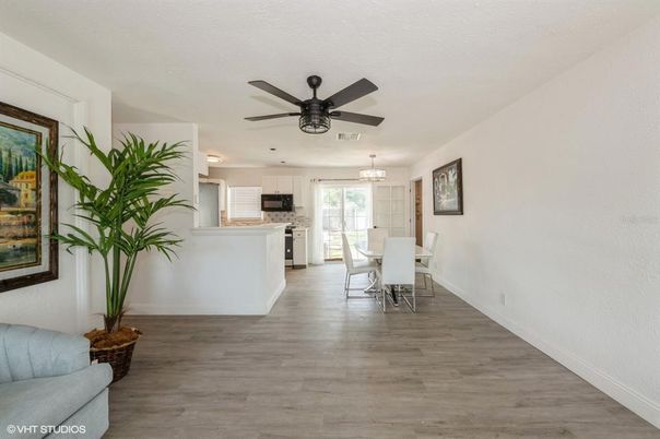 Chandelier, Dining room, Interior, Kitchen, Wood Texture Flooring