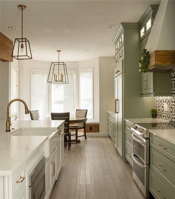 Dining room, Interior, Kitchen, Pendant Lights, Recessed Lighting, Wood Texture Flooring