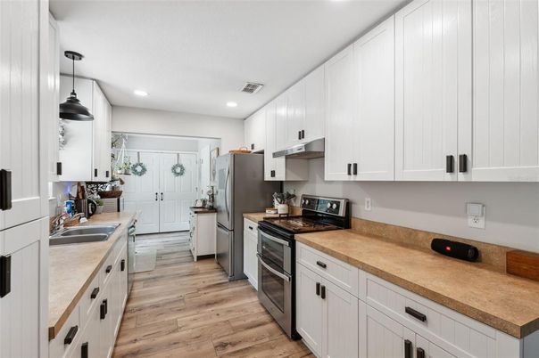 Interior, Kitchen, Pendant Lights, Recessed Lighting, Wood Texture Flooring