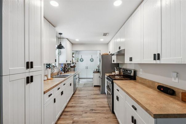 Interior, Kitchen, Pendant Lights, Recessed Lighting, Wood Texture Flooring