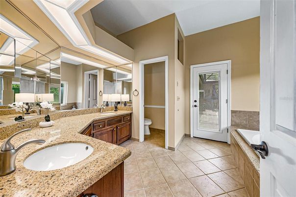 Bathroom, Dual Sink Vanities, Interior