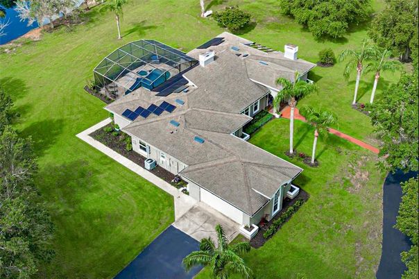 Exterior, Drone