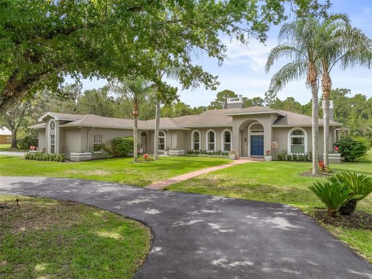 Backyard, Exterior, Facade, Ranch