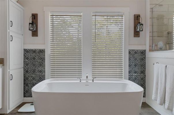 Bathroom, Free Standing Baths, Interior