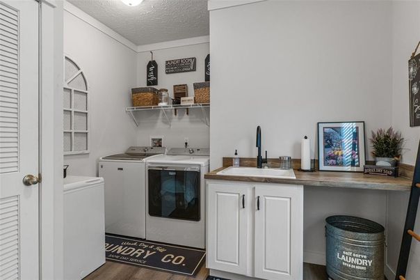 Interior, Washer, Wood Texture Flooring