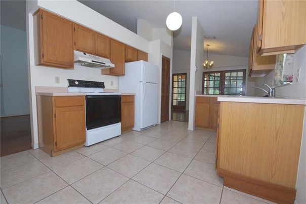 Chandelier, Interior, Kitchen