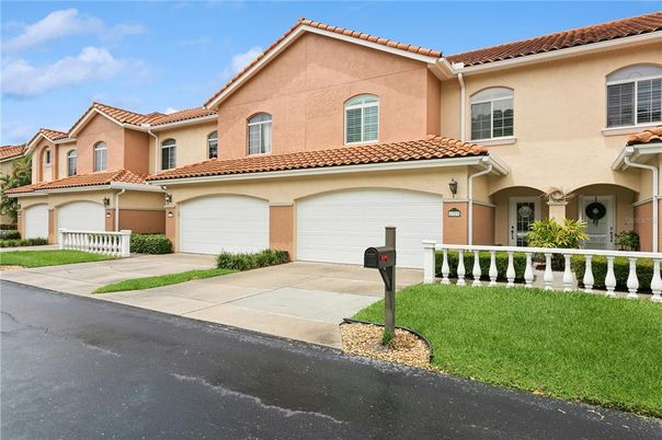 Attached, Exterior, Facade, Mediterranean