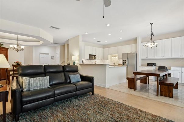 Chandelier, Dining room, Interior, Kitchen, Pendant Lights, Recessed Lighting, Stainless Steel Appliances